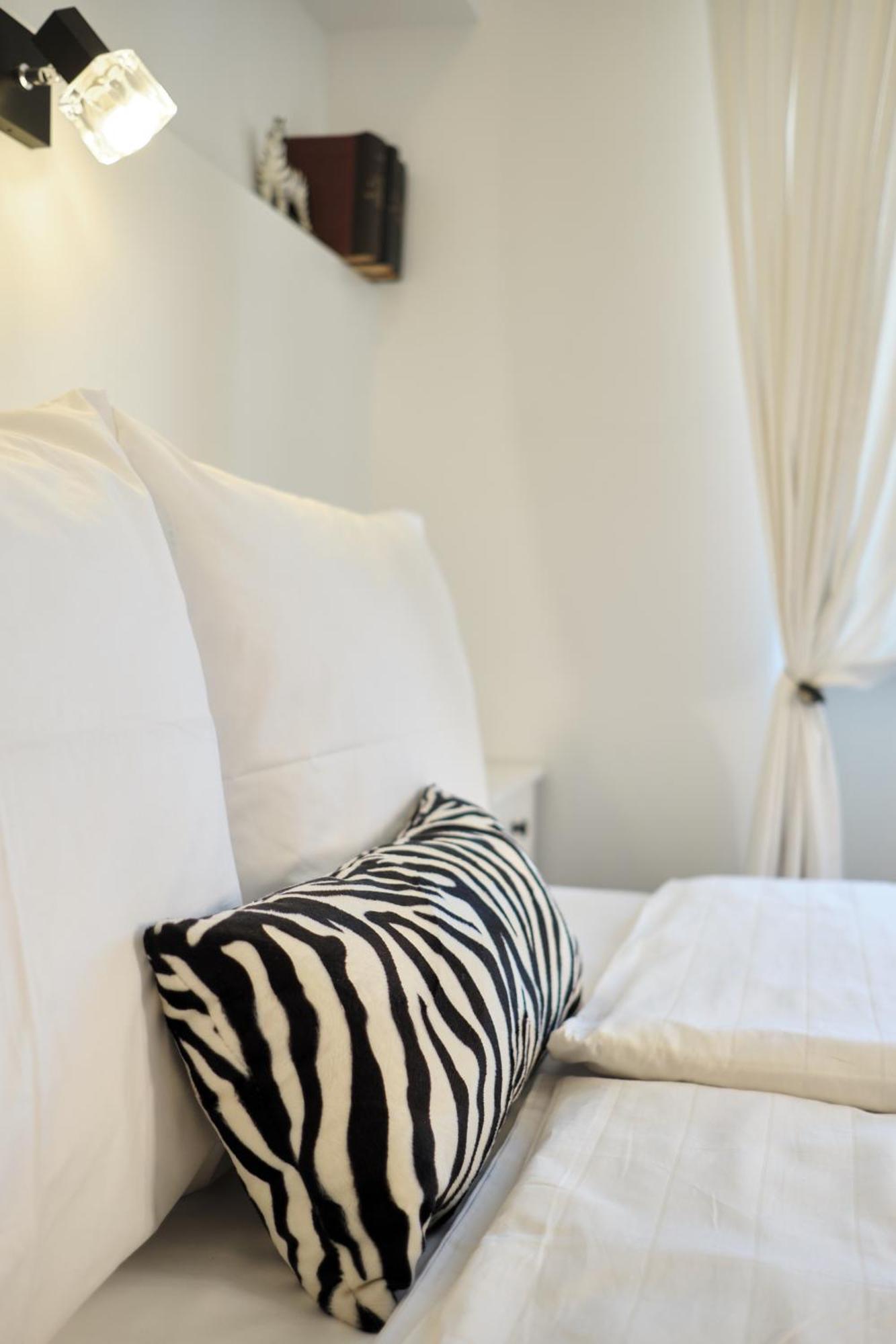 Apartments Zebra Tivat Room photo